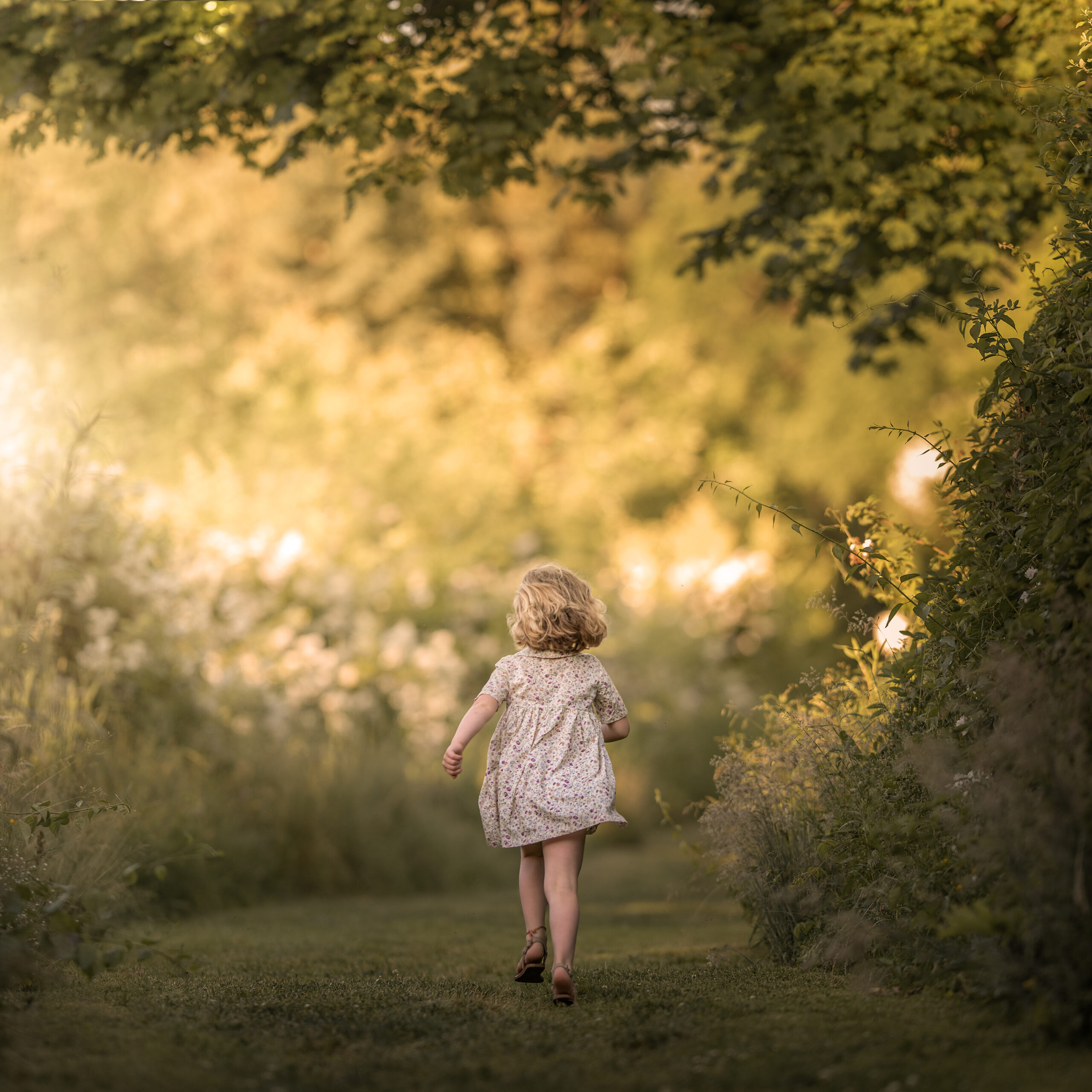 child running through a virginia beach park